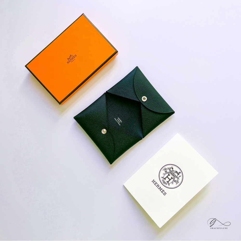 Brand new authentic Hermes Calvi card case in Epsom. Purchased in January 2023.